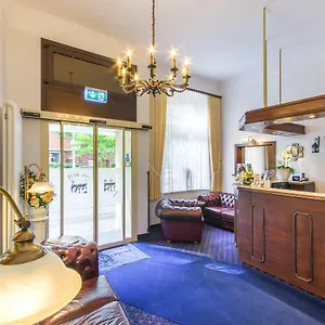 Weber Hotel Colonia